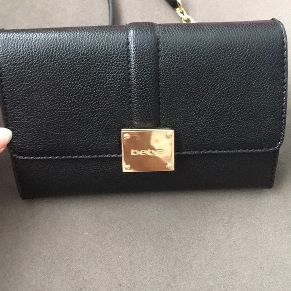 ⭐️Bebe Crossbody/ Wallet ⭐️ - Picture 2 of 5
